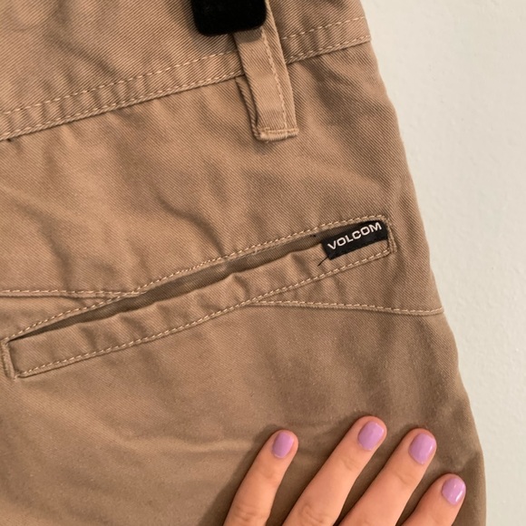 VOLCOM khaki shorts - Picture 3 of 6